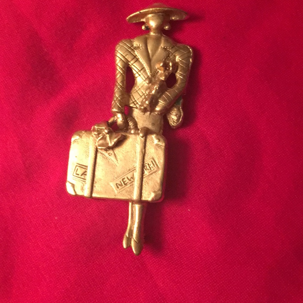 Gold pin